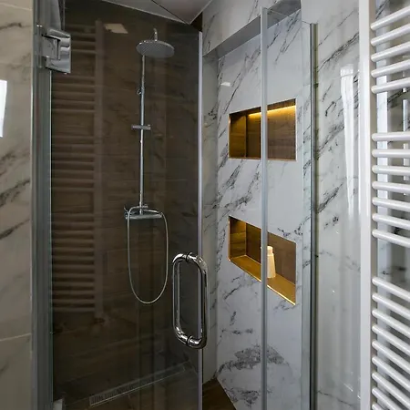 East & West Apartamento Belgrado