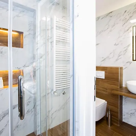 East & West Appartement Belgrado