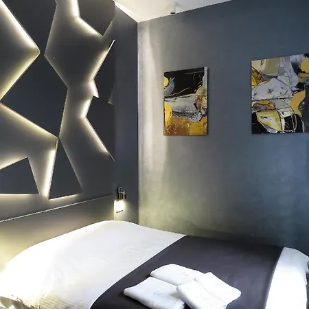 East & West Belgrado